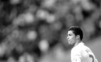 勒沃库森客场1-0战胜本菲卡，希克制胜