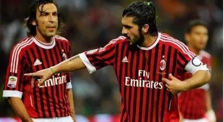 再见曼联！曝6500万“顶星”离队！1.8亿强援投奔红魔，强挖皇马