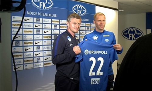 洛杉矶快船以131-116击败黄蜂，哈登55分刷新个人得分纪录，成为首位在两支球队保持得分纪录的球员。