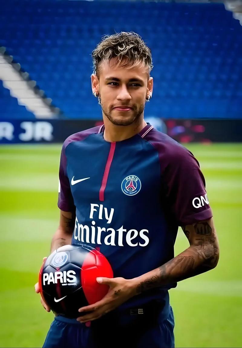 贝纳蒂亚：除了德布劳内，夏窗我们还联系过韦斯利-福法纳