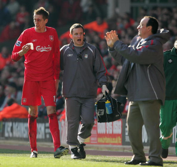 德甲战报：凯恩替补登场戴帽，拜仁5-0狂胜十人斯图加特