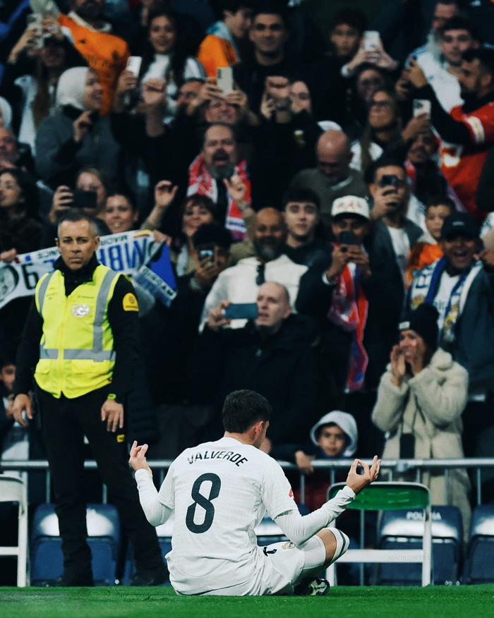 每体：弗里克和拉什福德5月通过电话，后者放弃了15%的薪资（每体：弗里克5月致电拉什福德，后者同意降薪15%）