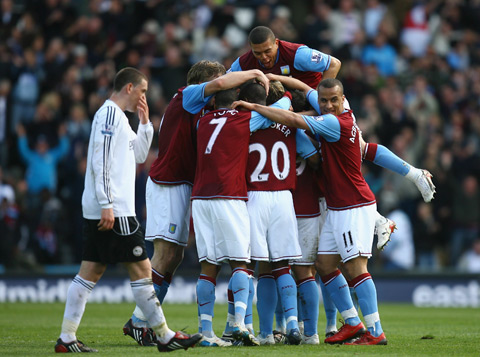 体坛：蒯纪闻左臂疑似骨裂，熊猫杯后U22国足多人受伤（体坛报道：蒯纪闻疑似左臂骨裂，熊猫杯后U22国足多名球员受伤）