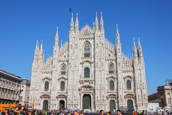 AC米兰主场气势如虹