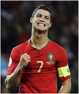 官方：孔蒂当选2025意足球盛典最佳教练，那不勒斯最佳俱乐部