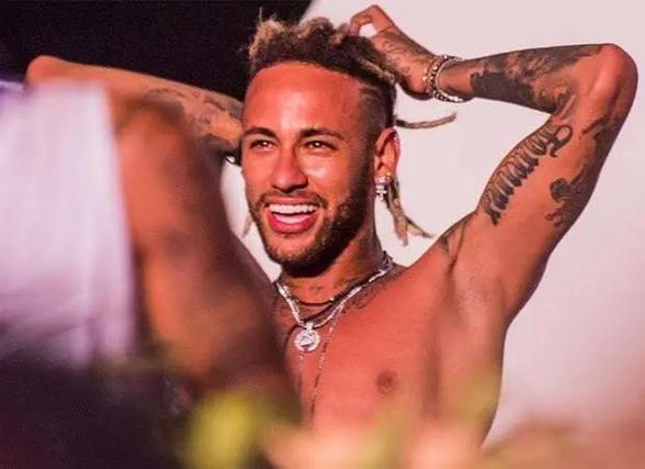 维拉将连续客战切尔西和阿森纳，2025年能否连胜收官？（连续客场对阵切尔西和阿森纳，维拉能否在2025年连胜收官？）