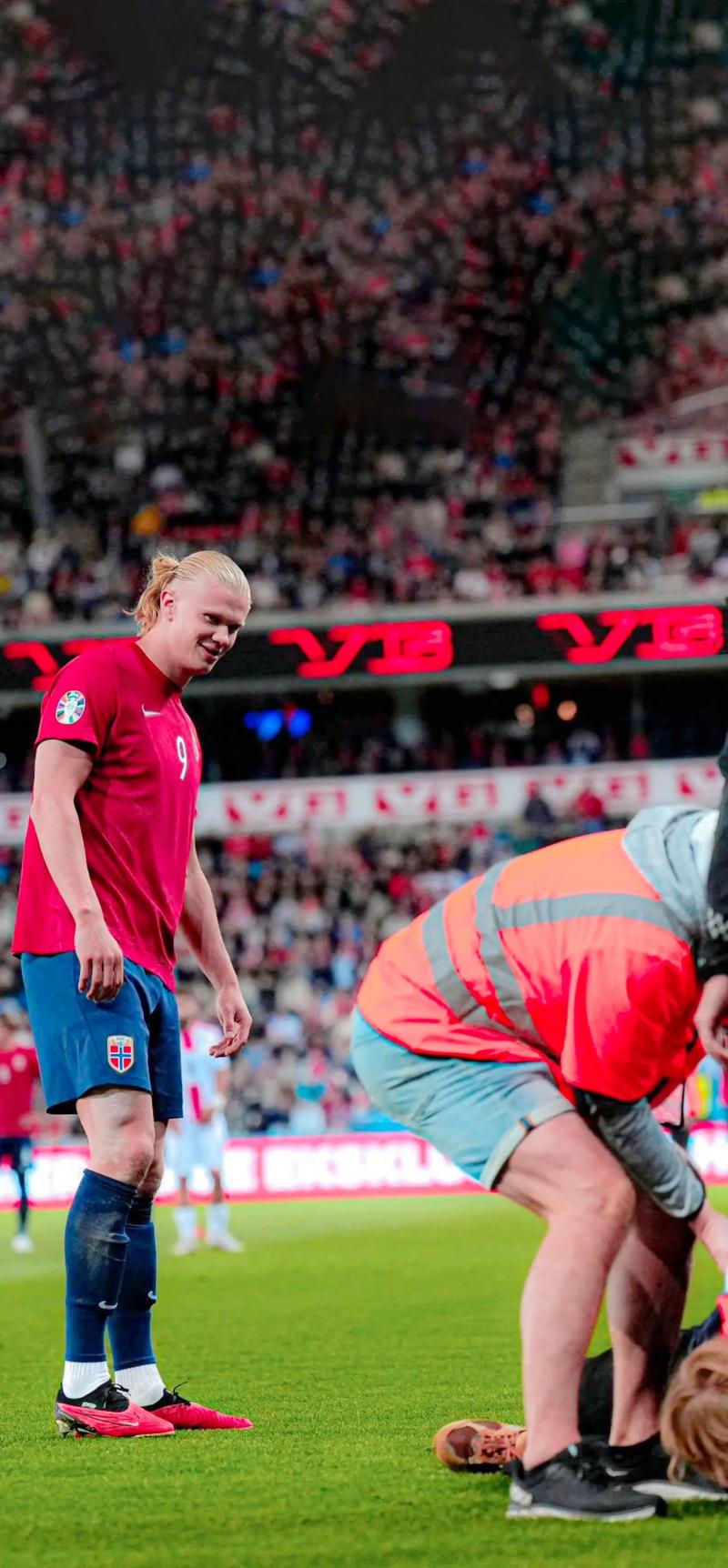 又赢球了！朱婷带河南女排3比0拿下四川，三连胜提前晋级，三场只输一局