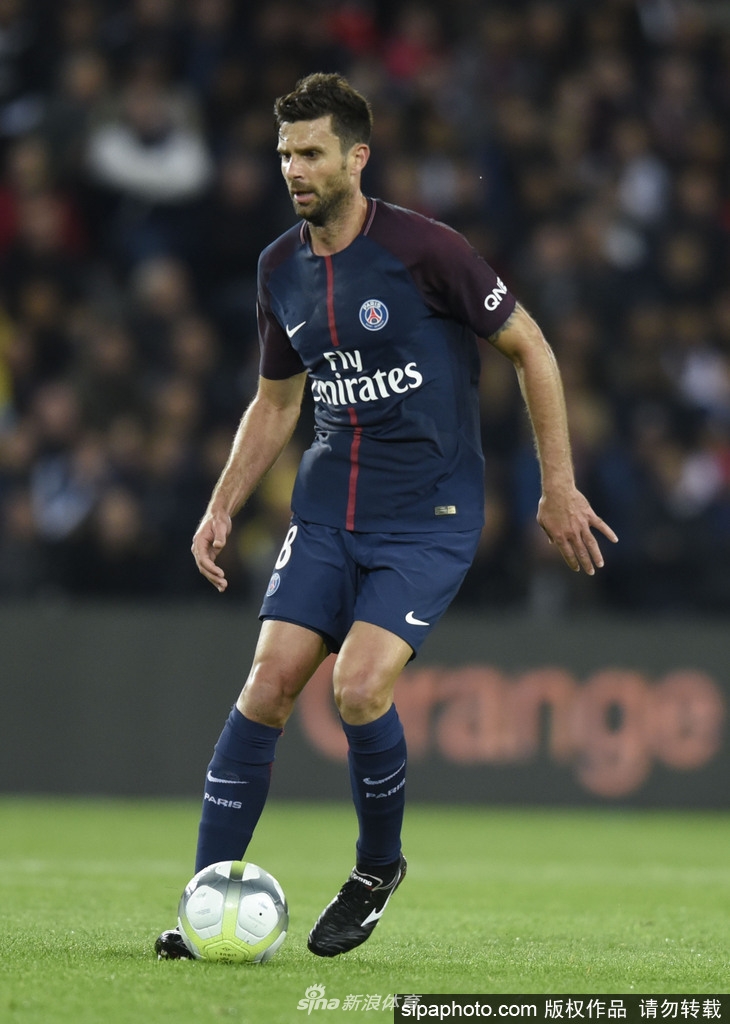 跟队：热那亚正在谈佩林，尤文询问利瓦科维奇的情况（随队记者：热那亚洽谈佩林，尤文打听利瓦科维奇情况）