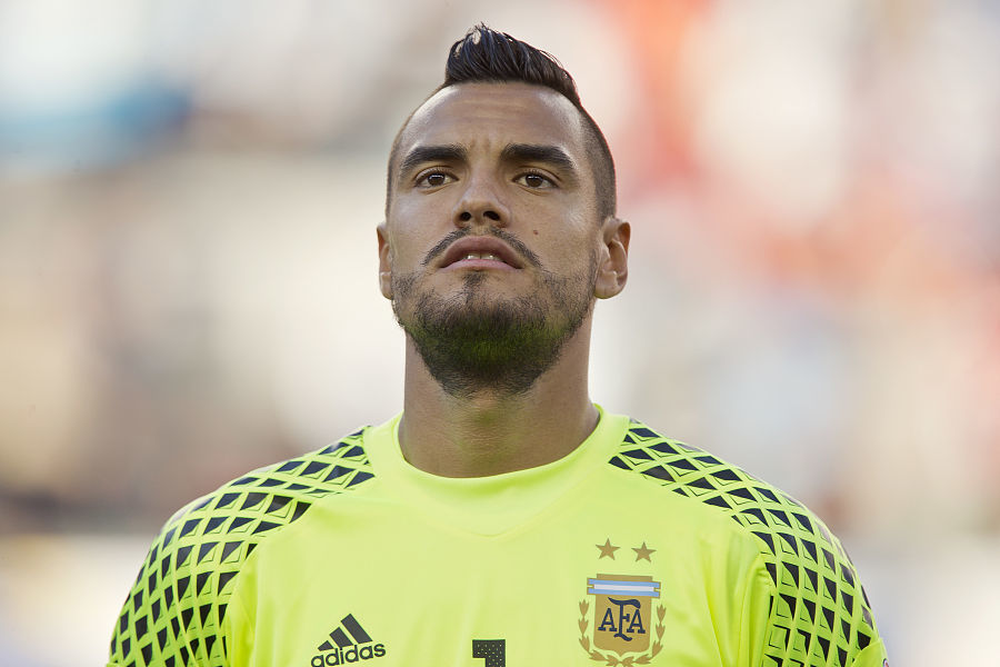 雷迪克：今天在退防转换方面做得不好，限制持球突破很困难