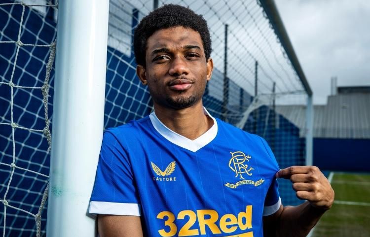 ESPN：曼联通过转会市场获得大笔资金，无需卖人就能签新中锋