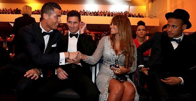 阮奇龙庆祝冲超：美好的一个赛季，一起期待2026新的挑战