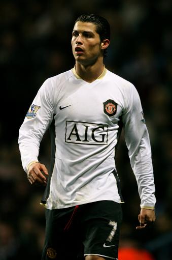 丹麦主帅：霍伊伦已完全恢复并准备就绪，此役目标直指世界杯（丹麦主帅：霍伊伦伤愈待命，此战剑指世界杯）